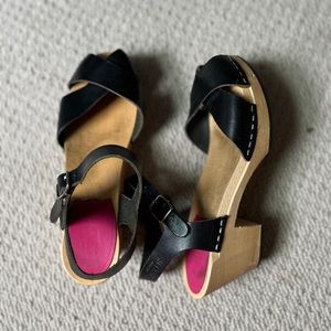 Swedish Hasbeens black clog sandal!